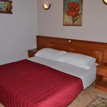 Hotel Lugano Tirana